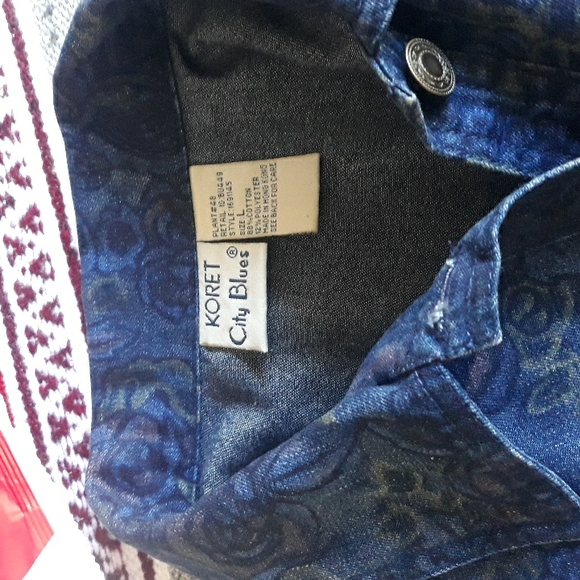 Women's shirt heavy duty material can even be worn as a jacket - Picture 4 of 5